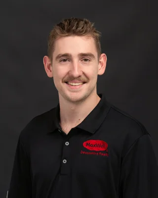 Image of Jacob Tchir, Associate
